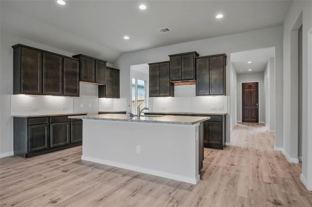 14218 Castolon Court, Conroe, TX, USA, 77384 - Thumbnail 4