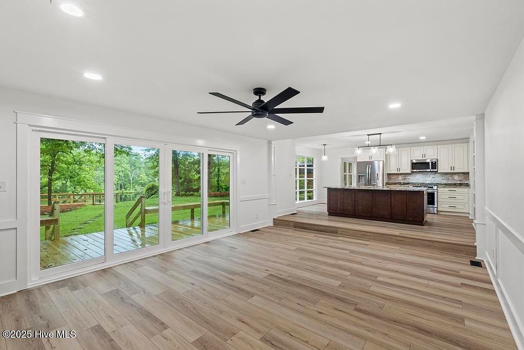 214 Shoreline Dr New Bern, NC 28562 | Single Family