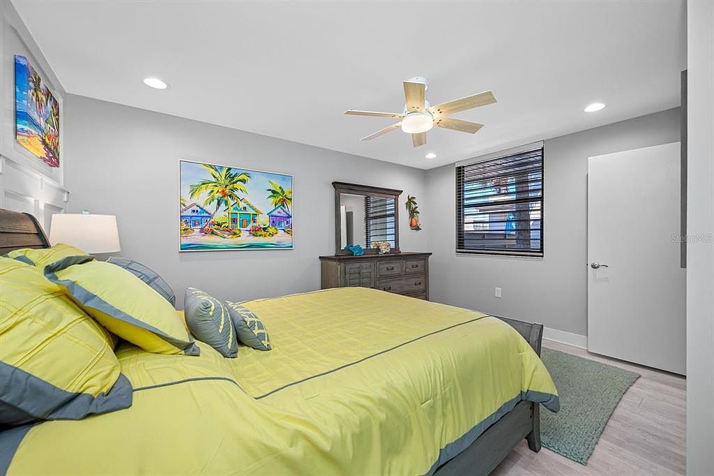 703 Oakview Dr #703 Bradenton, FL 34210 | Condominium