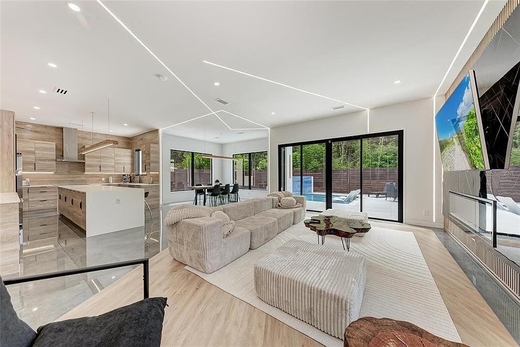 1716 9th St Sarasota, FL 34236 | Single Family