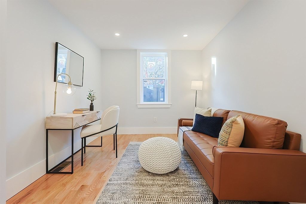 3 Arlington St Amesbury, MA 01913 | Single Family