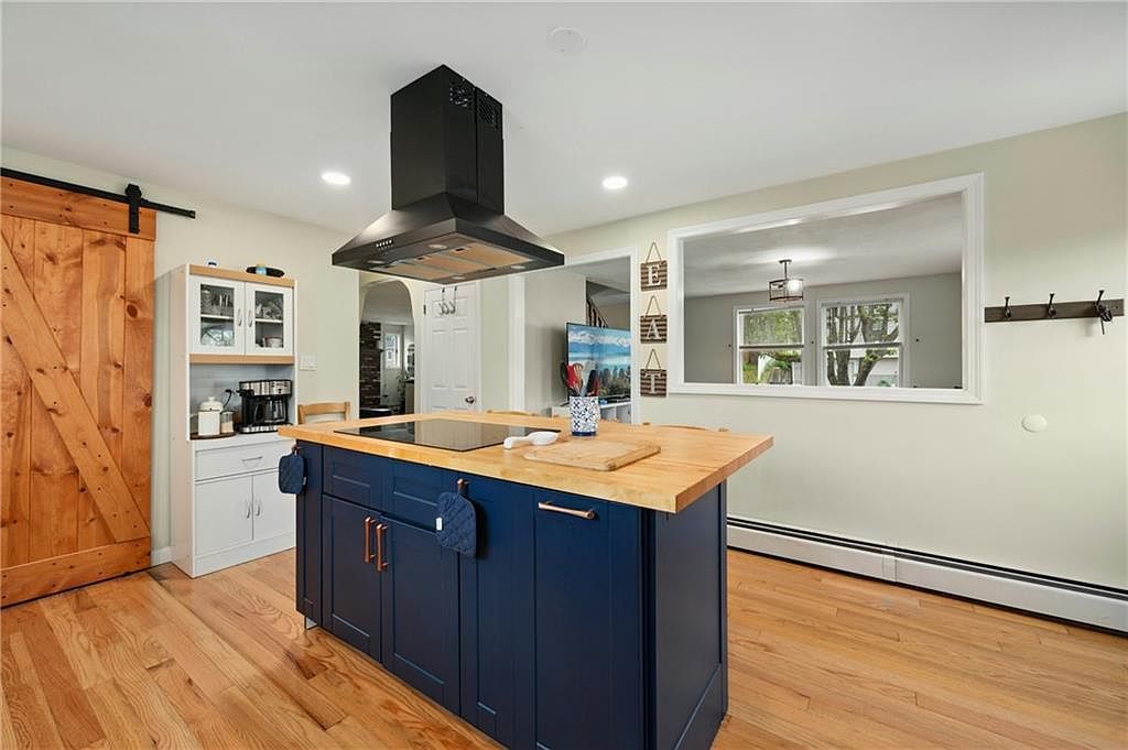 73 Vineyard Ave Cumberland, RI 02864 | Single Family