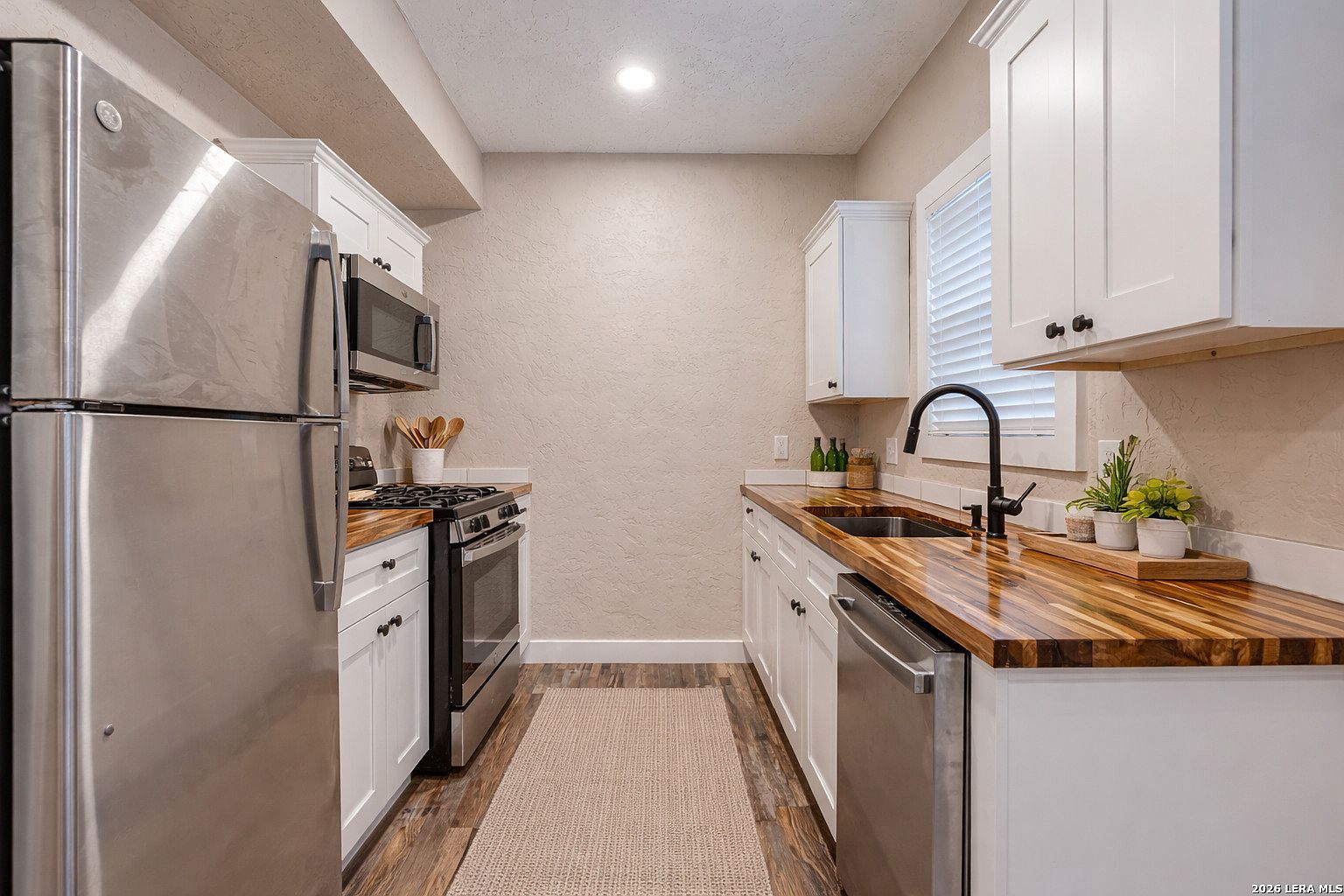 316 W Cypress St San Antonio, TX 78212 | Multi Family