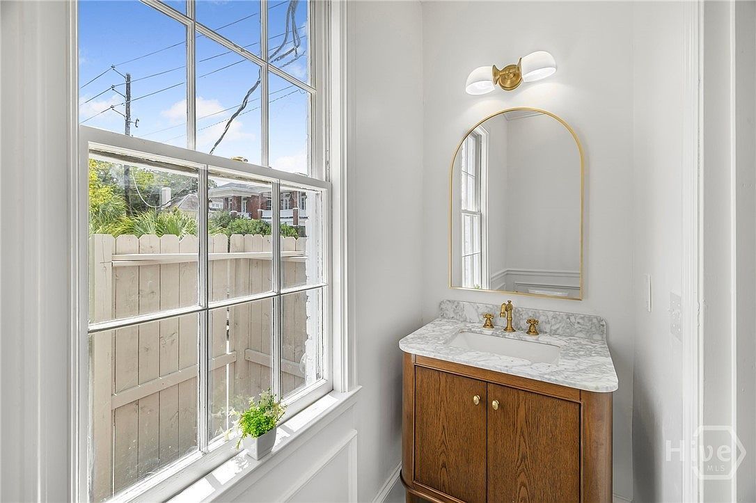 501 E 41st St Savannah, GA 31401  | Single Family