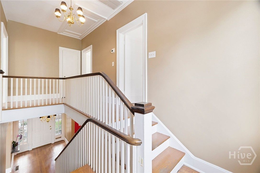 34 Washington Ave Savannah, GA 31405  | Single Family