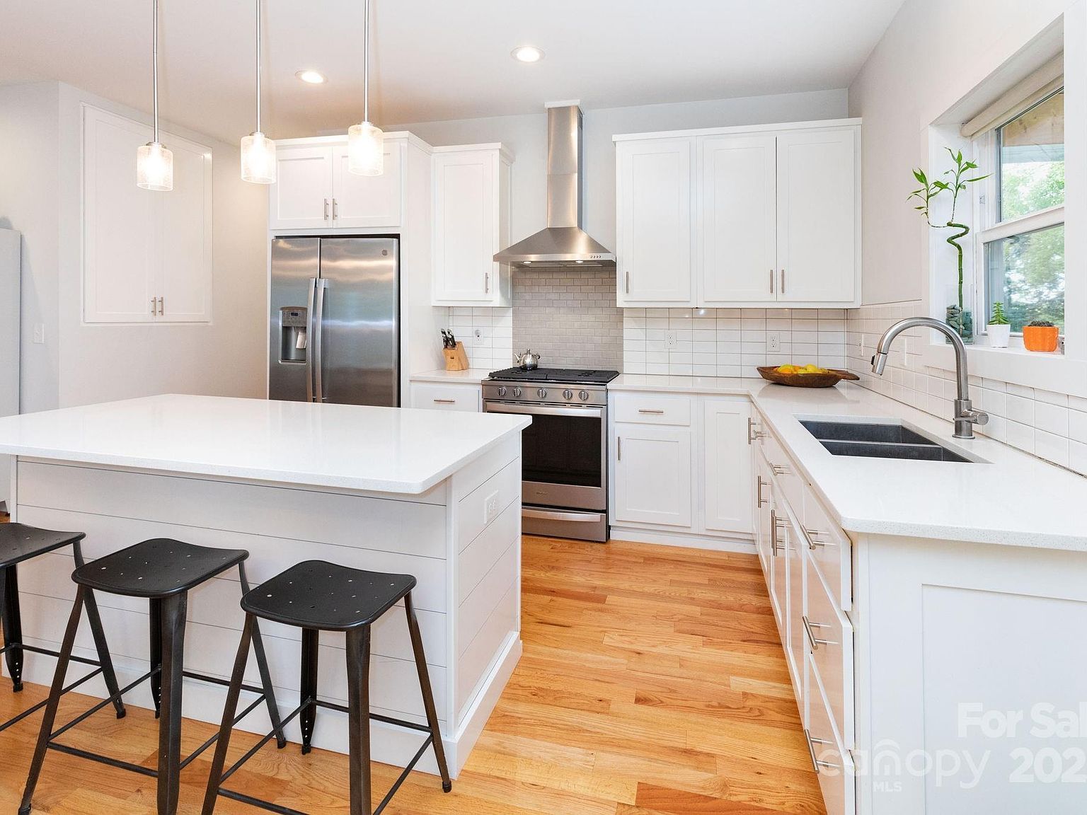 27 Ruslan Dr Asheville, NC 28806 | Single Family