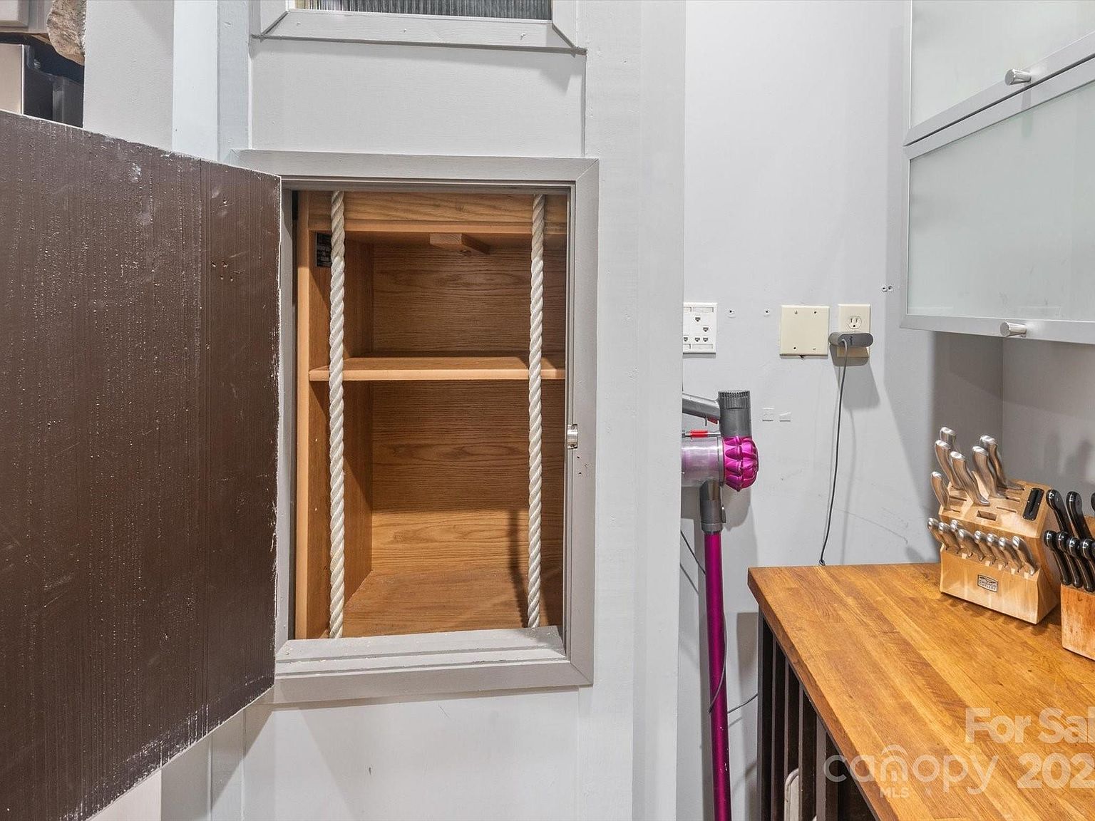 94 Davey Crockett Rd Fairview, NC 28730  | Single Family