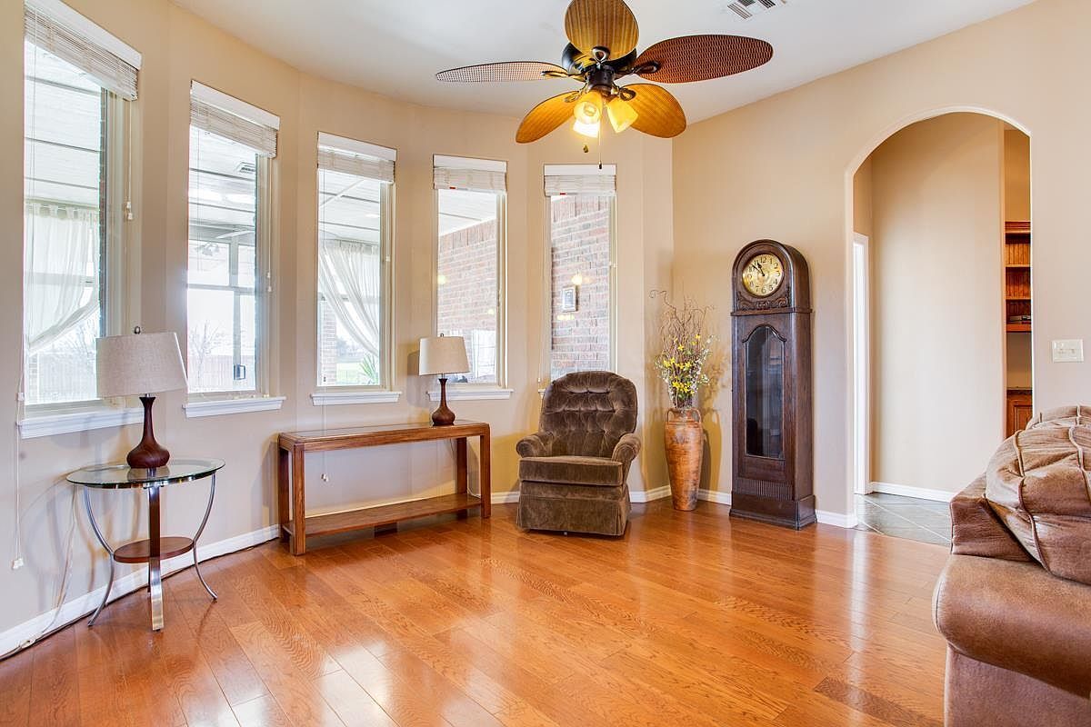 607 Cowboy Ln Waukomis, OK 73773  | Single Family