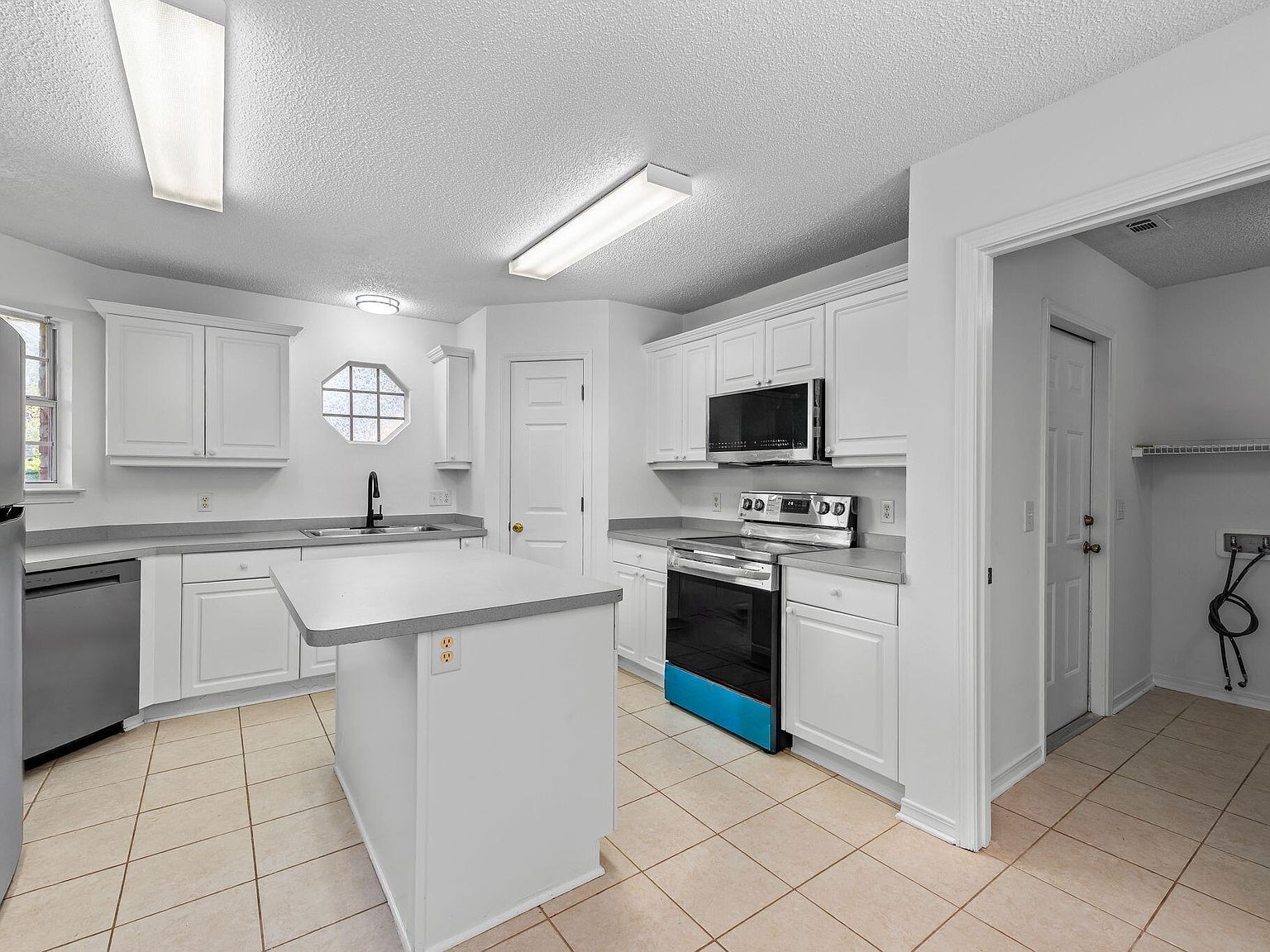 7252 Antoinette Cir Navarre, FL 32566  | Single Family