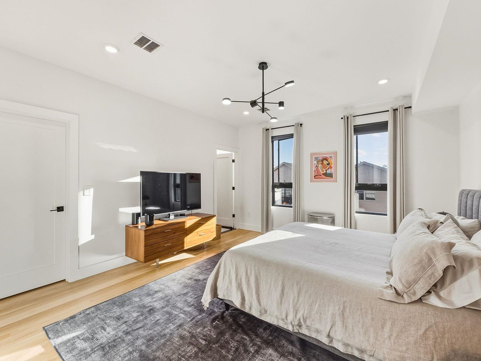 19 Leonard St Jersey City, NJ 07307  | Multi Family