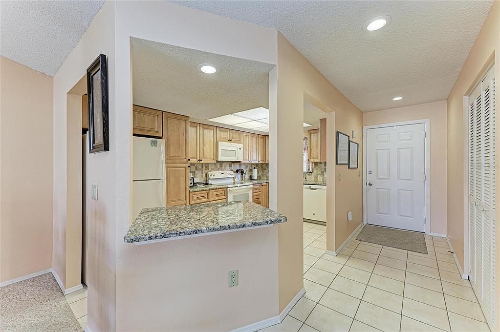 525 Barcelona Ave APT 207 Venice, FL 34285  | Condominium