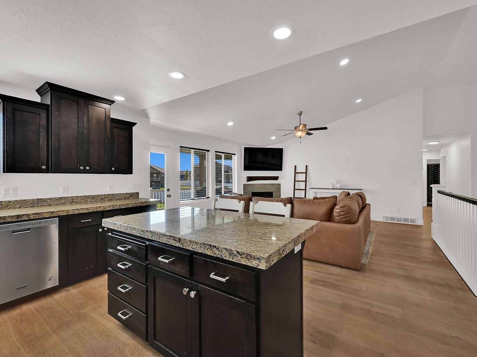 2405 W 2825 N Farr West, UT 84404  | Single Family