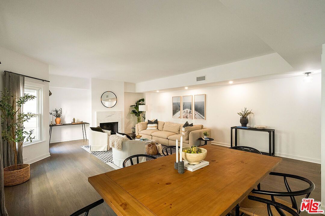 2622 2nd St APT 2 Santa Monica, CA 90405  | Condominium