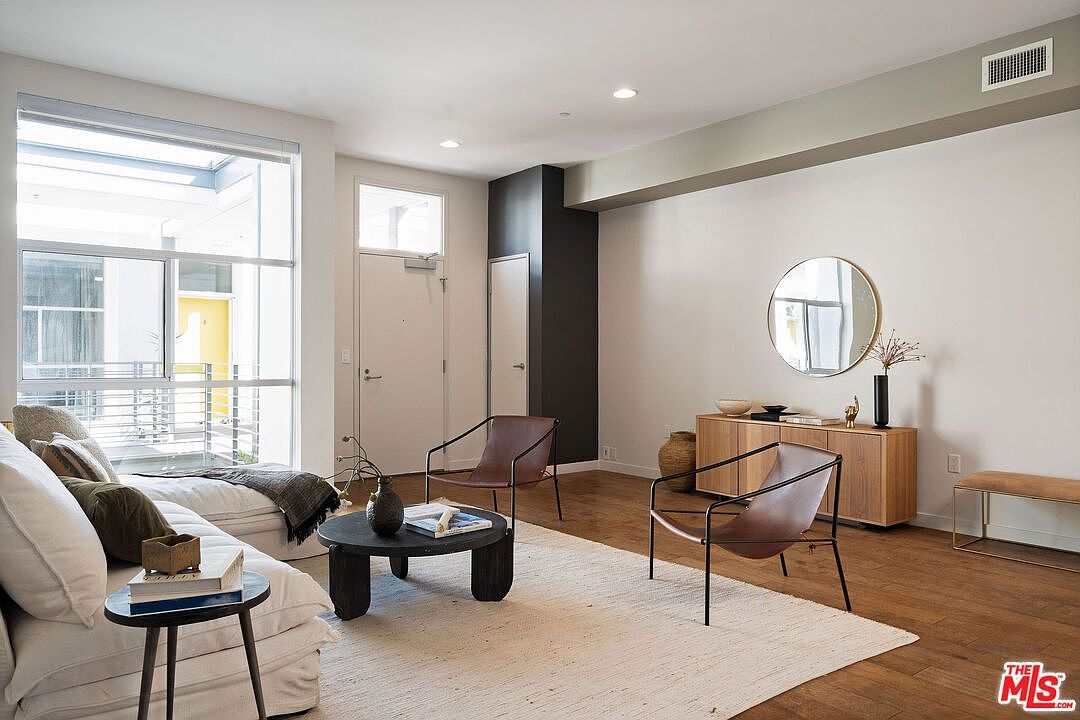 3119 Via Dolce APT 302 Marina Del Rey, CA 90292  | Condominium