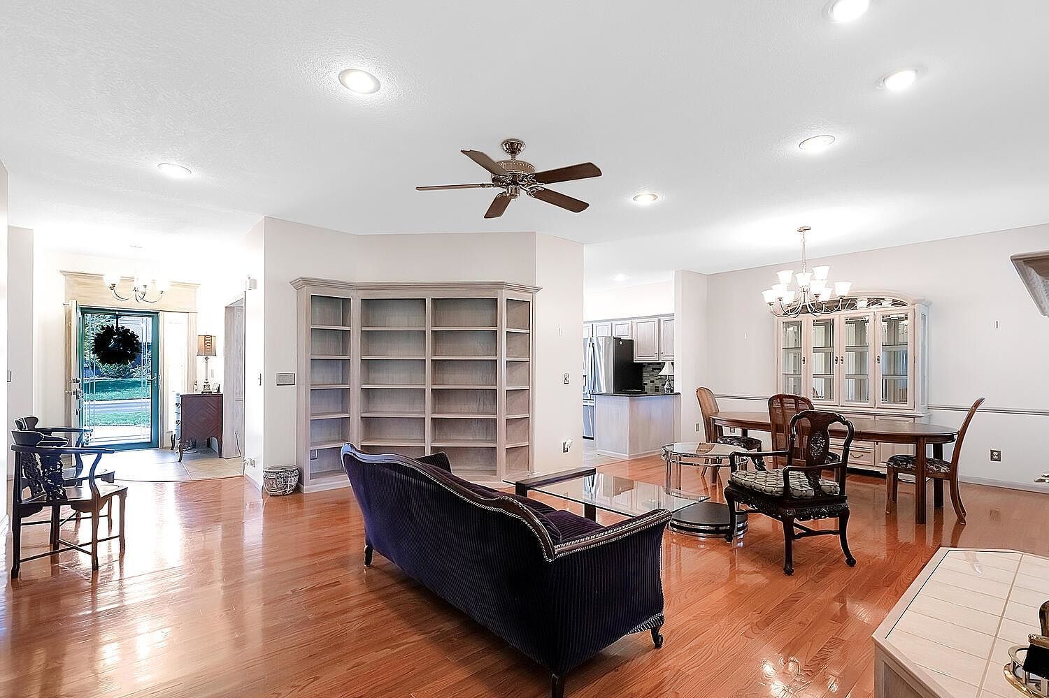 114 S Lakeside Dr Andover, KS 67002  | Single Family