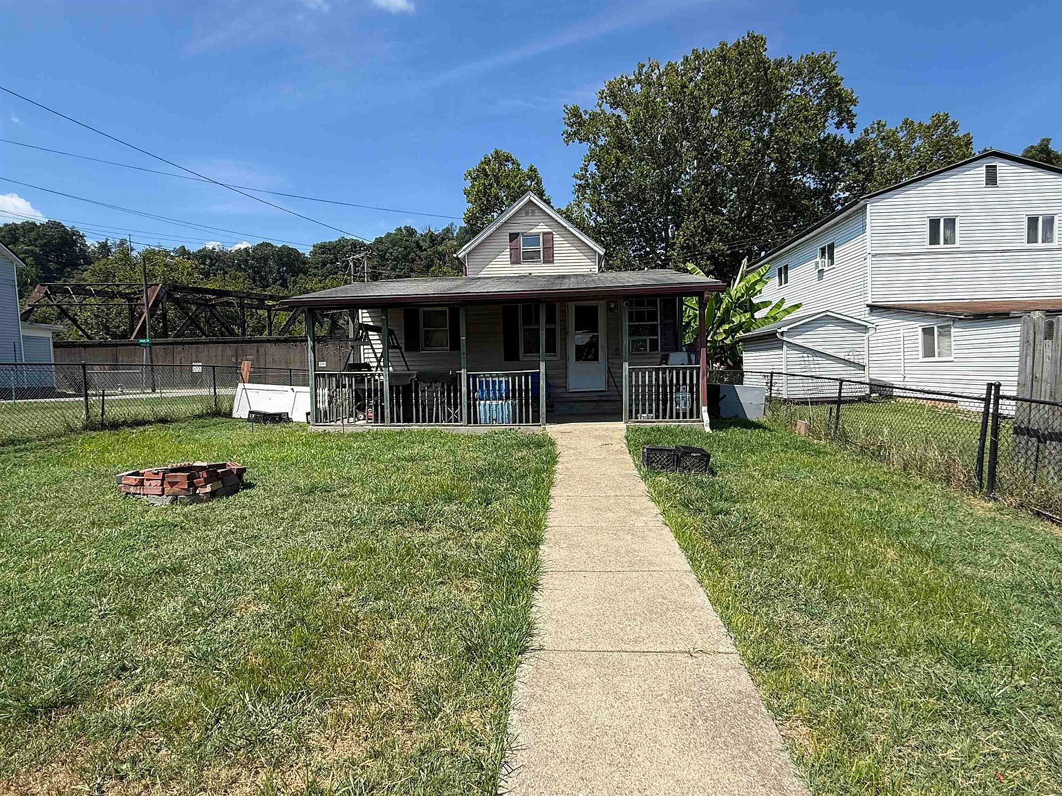 546 Main St Huntington, WV 25702  | Single Family