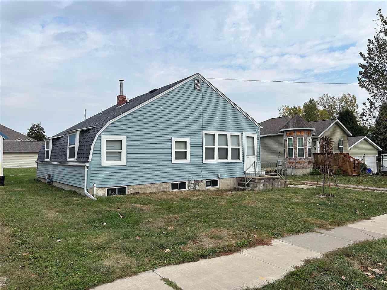 420 W Zeller St North Liberty, IA 52317  | Single Family