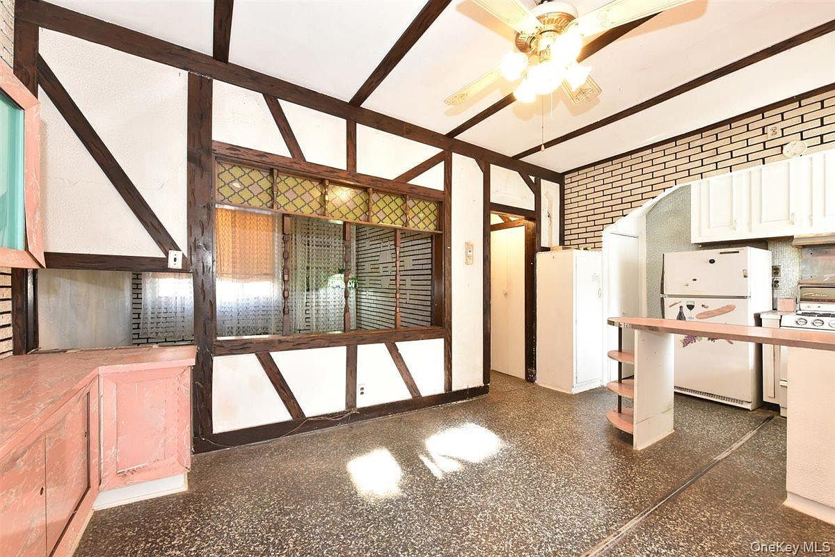 222 Avenue V Brooklyn, NY 11223 | Single Family