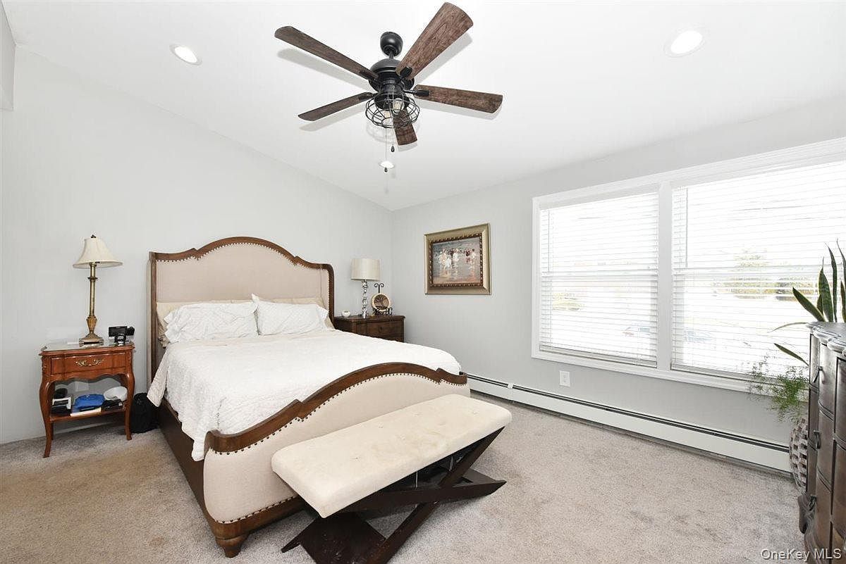 3 Berryhill Ln Bethpage, NY 11714  | Single Family