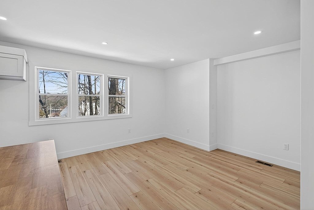 45-45B Fruit St Leominster, MA 01453  | Single Family