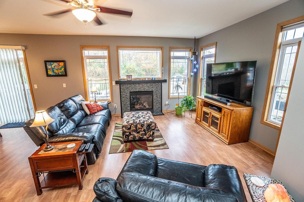 231 Nordic Ln Slinger, WI 53086 | Condominium