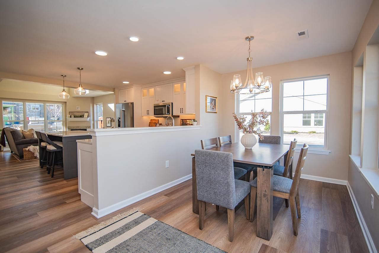 1118 Harbor Ter West Bend, WI 53090  | Condominium