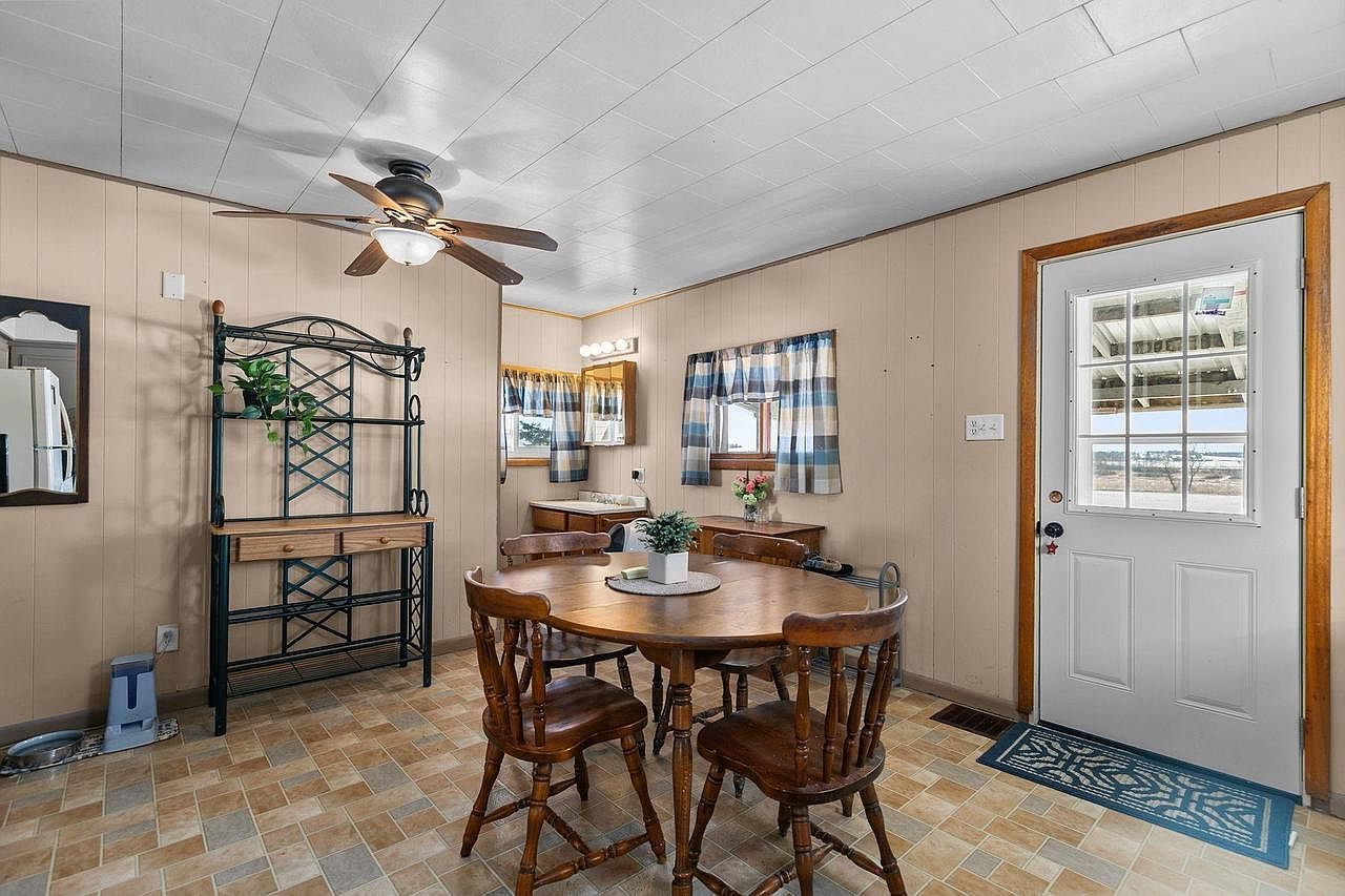 W1991 E River Rd Berlin, WI 54923  | Single Family