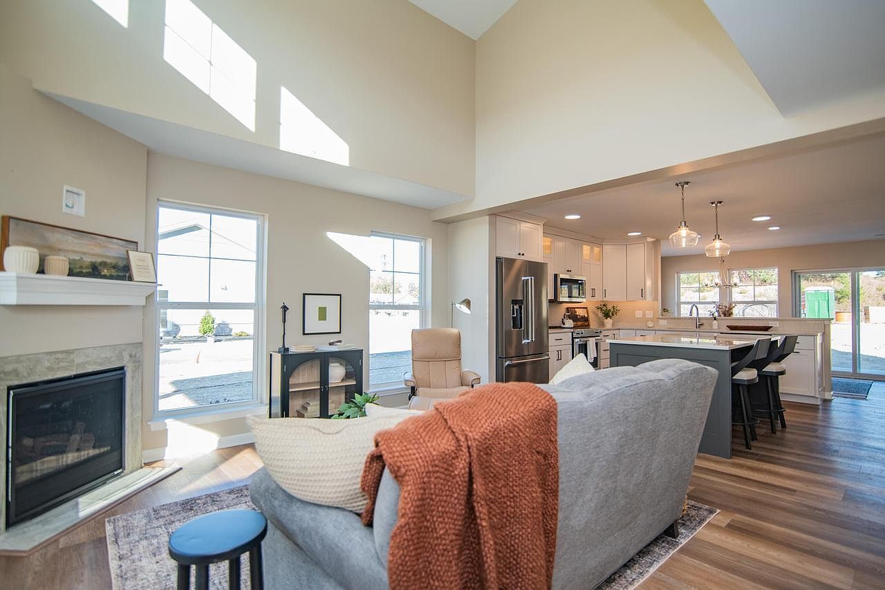 1110 Harbor Ter West Bend, WI 53090  | Condominium