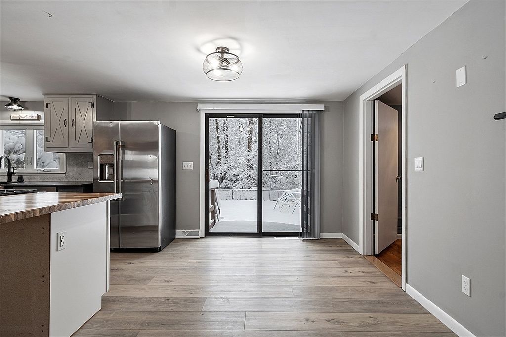 7 Lindsay Rd Billerica, MA 01821  | Single Family