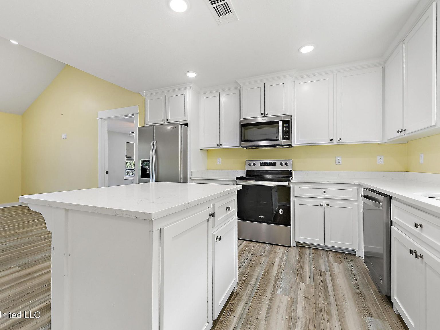 197 Boisdore Ave Pass Christian, MS 39571  | Single Family