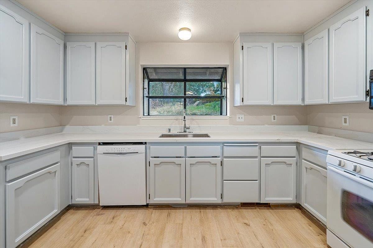 19617 Victoria Dr Grass Valley, CA 95949 | Single Family