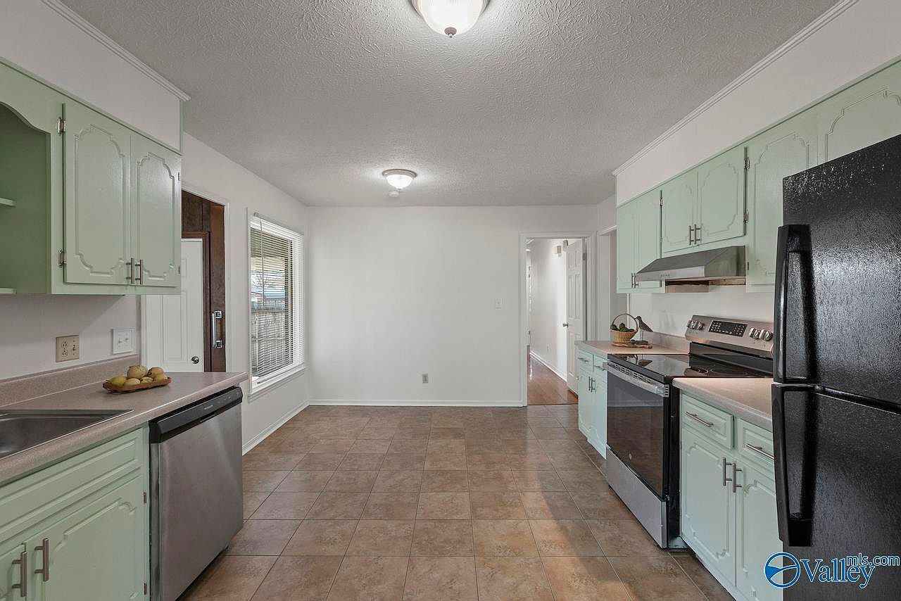 16171 E Glenn Valley Dr Athens, AL 35611 | Single Family