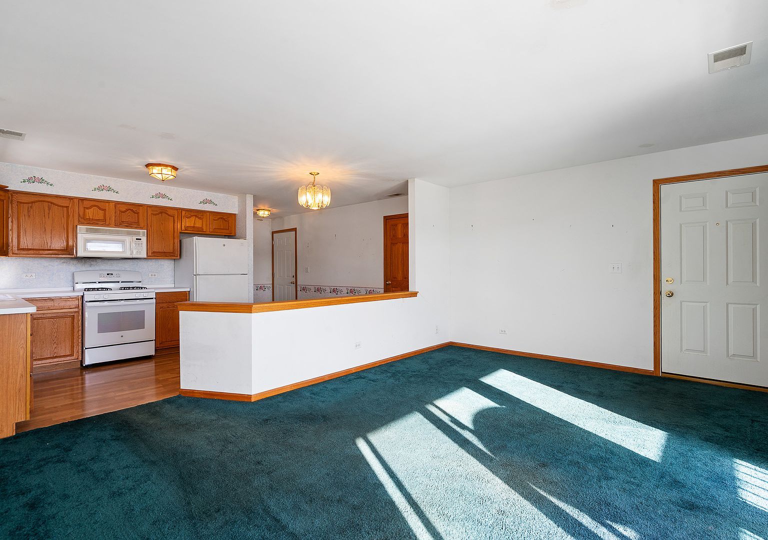 5242 W 79th St APT 3D Burbank, IL 60459 | Condominium