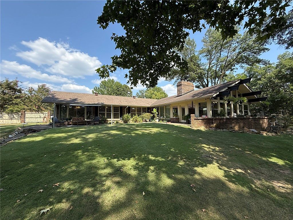 10821 Bay Ridge Dr Dardanelle, AR 72834  | Single Family