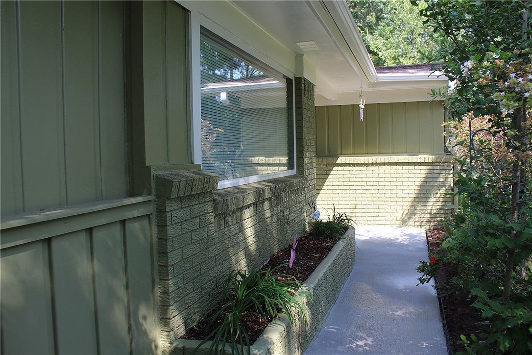 208 S Phoenix Ave Russellville, AR 72801  | Single Family