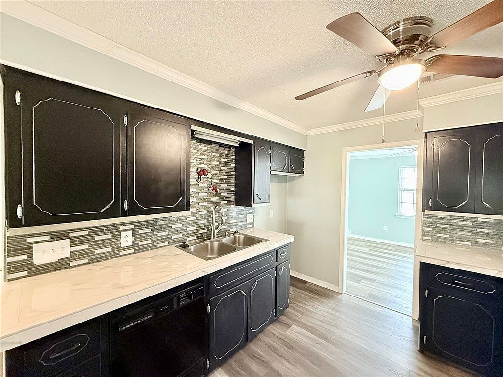 303 S Inglewood Ave Russellville, AR 72801  | Single Family