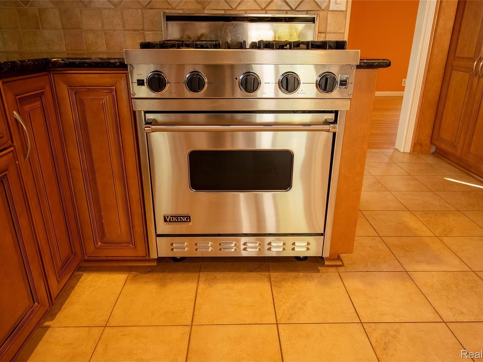 450 Roland Rd Grosse Pointe Farms, MI 48236  | Single Family