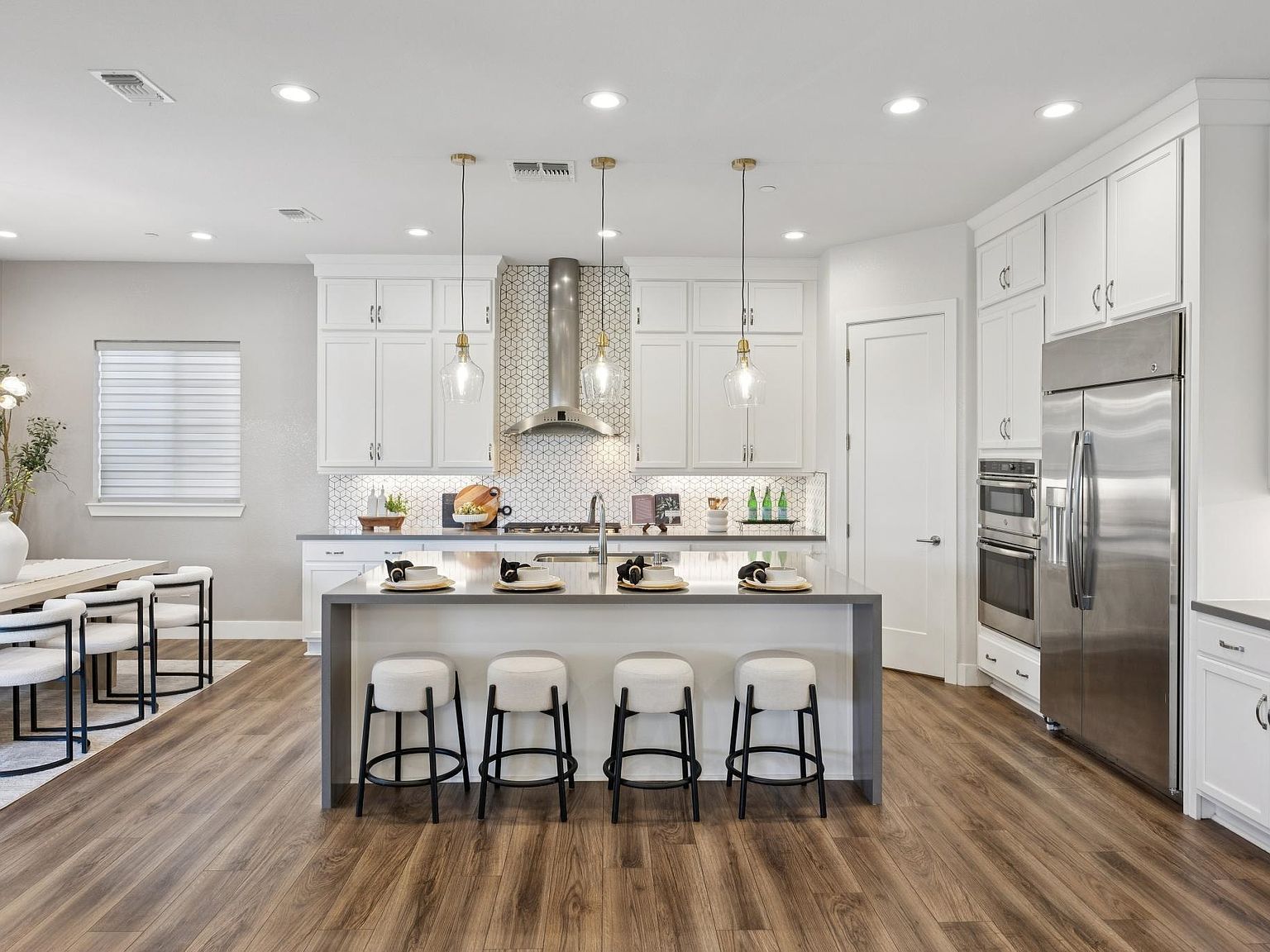 5 Harkness Cir Hayward, CA 94542  | Single Family