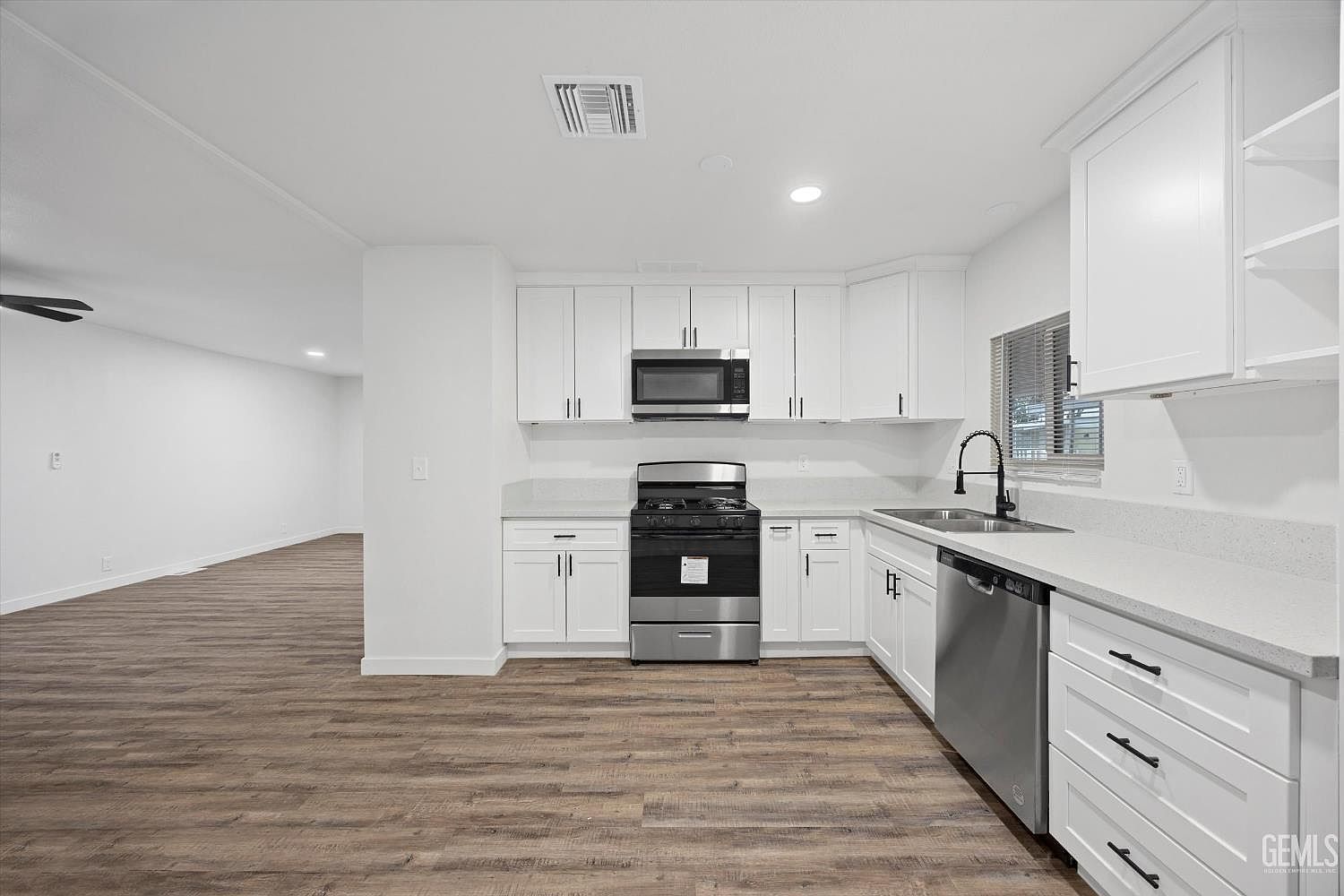 335 Hickorywood Ln Bakersfield, CA 93308 | New build