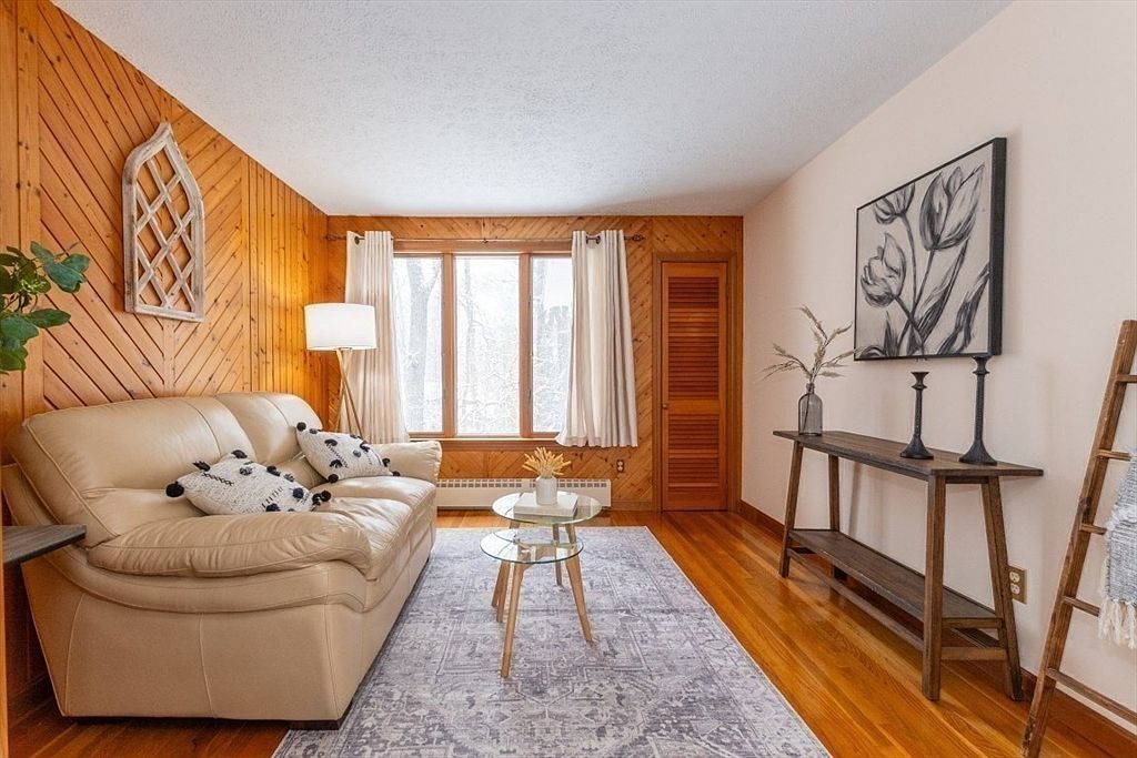 5 Porter Ave Burlington, MA 01803  | Single Family