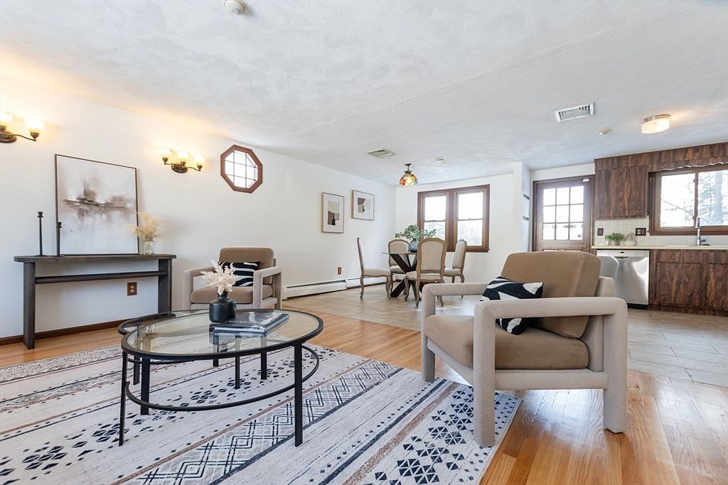 21 Meadowvale Rd Burlington, MA 01803 | Single Family