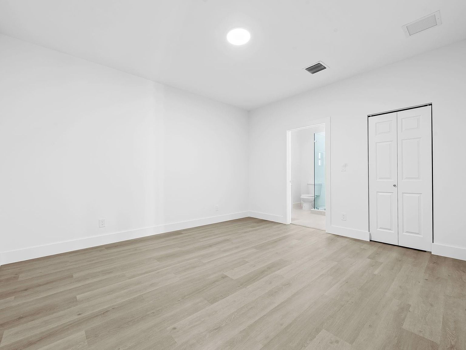 2810 NW 7th St Fort Lauderdale, FL 33311  | Single Family