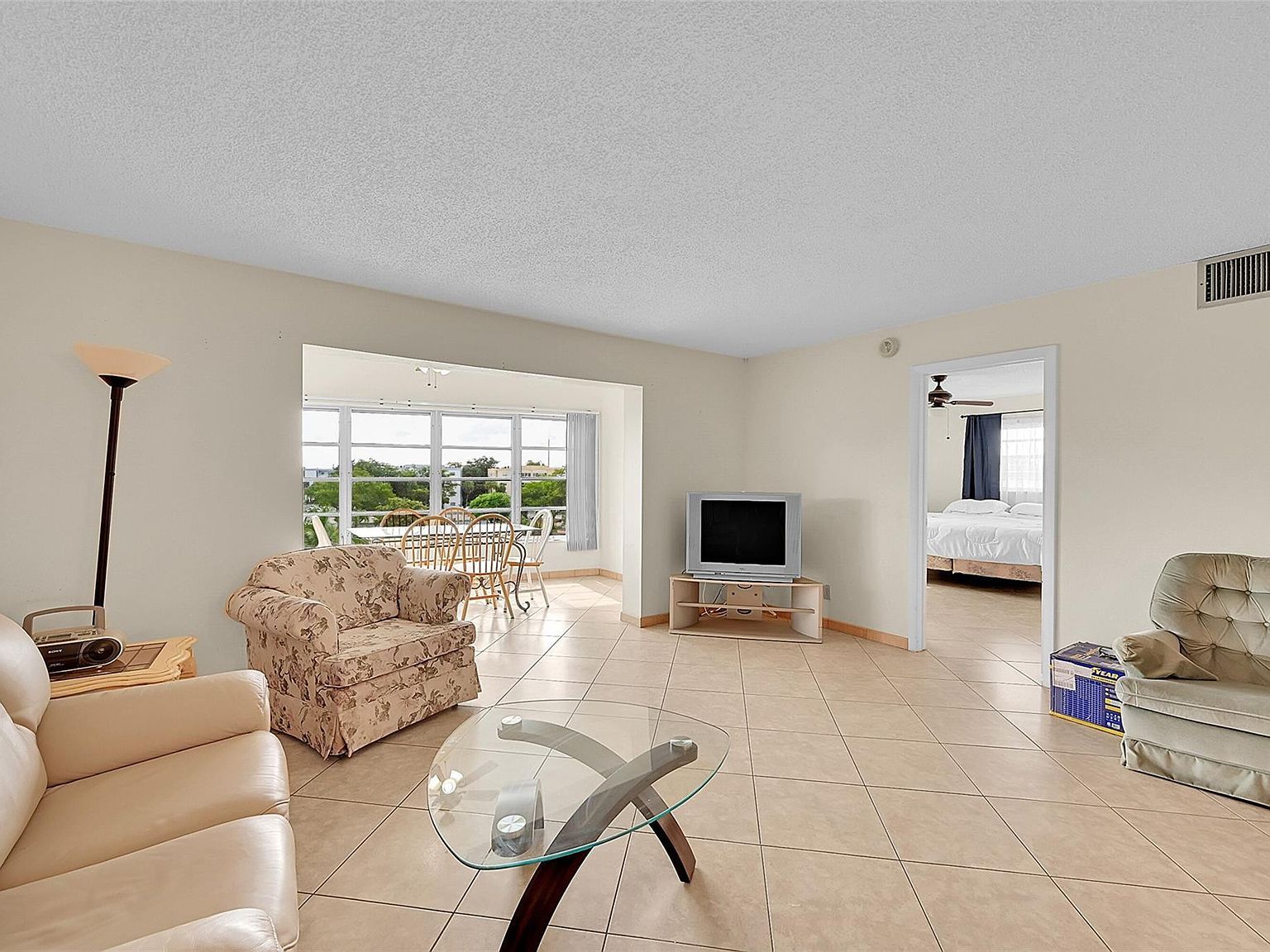 4000 NW 44th Ave APT 401 Lauderdale Lakes, FL 33319 | Condominium