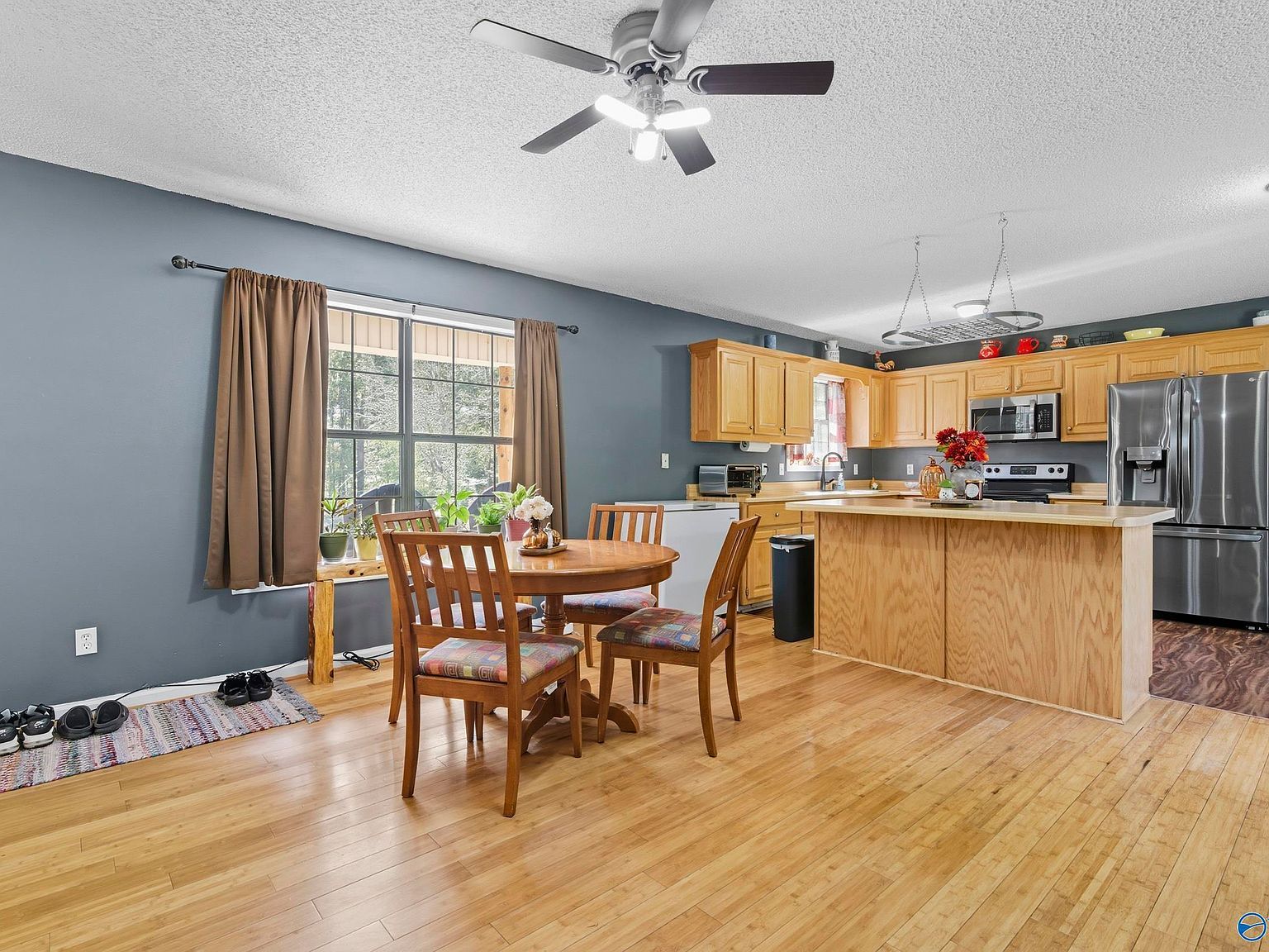 211 Oak Shores Dr Florence, AL 35633 | Single Family