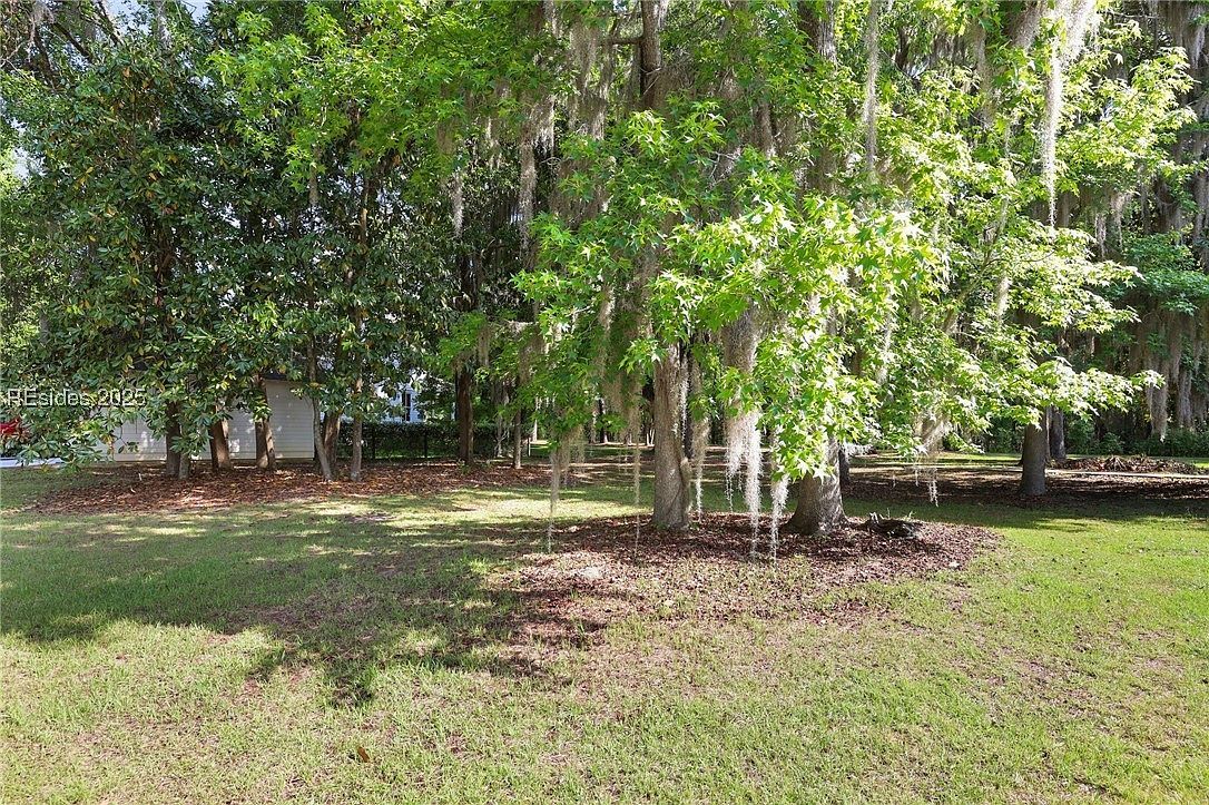 66 Pinckney Blvd Beaufort, SC 29902  | Land/Lot