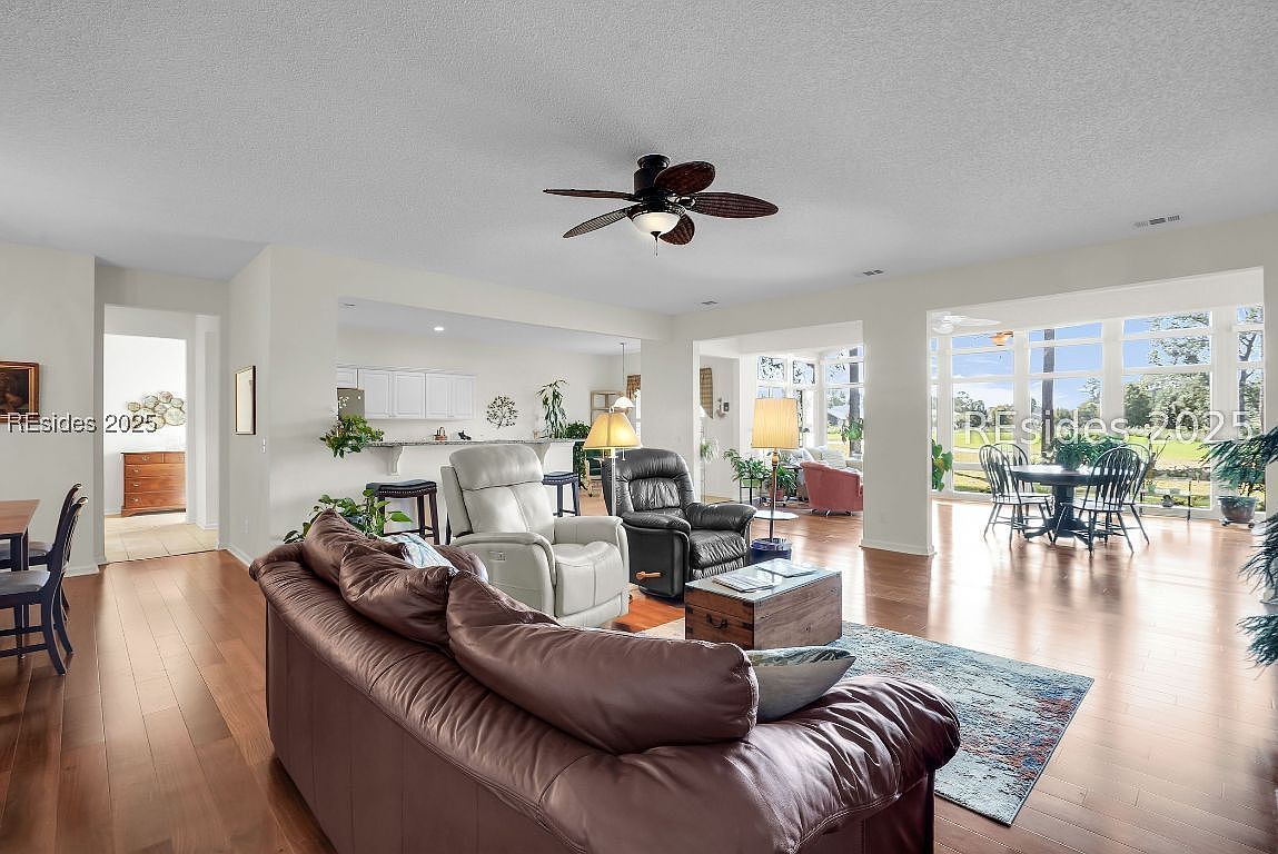 15 Tallow Dr Bluffton, SC 29909  | Single Family