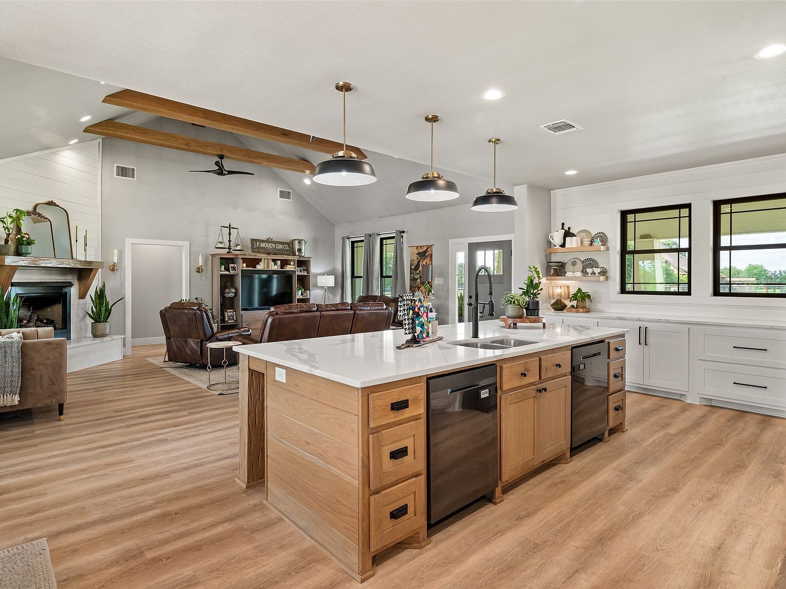 100 Tall Grass Ct Weatherford, TX 76087  | Single Family