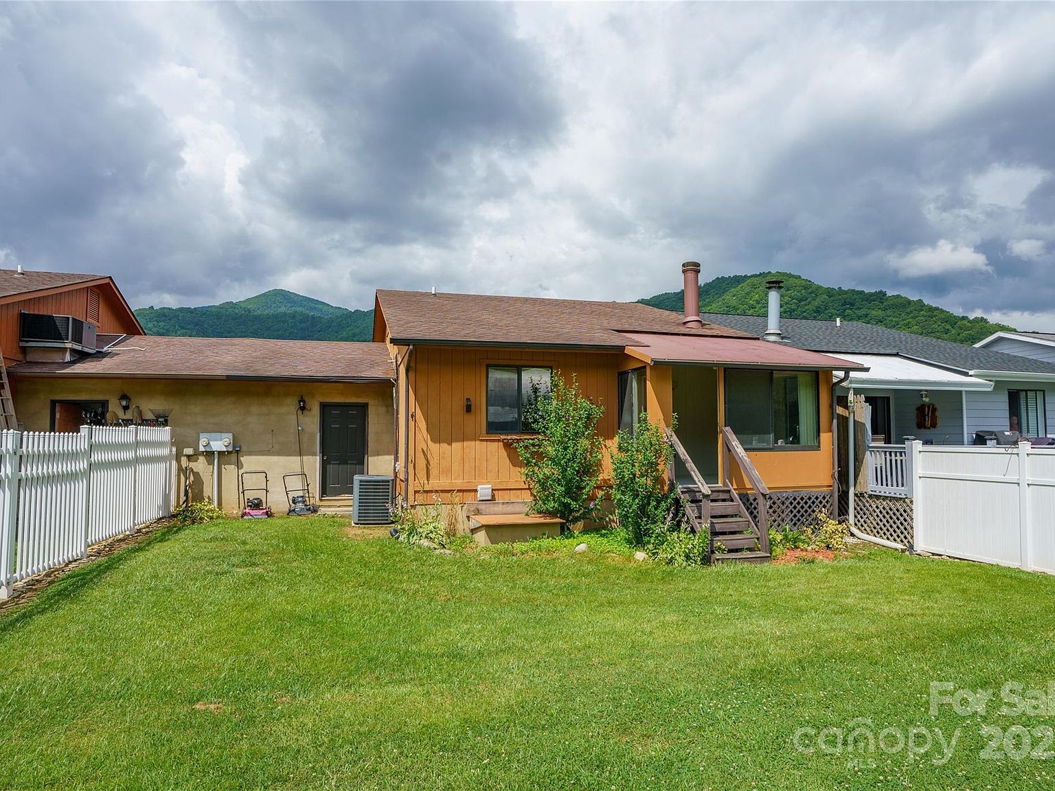 94 Market St Maggie Valley, NC 28751 | Single Family