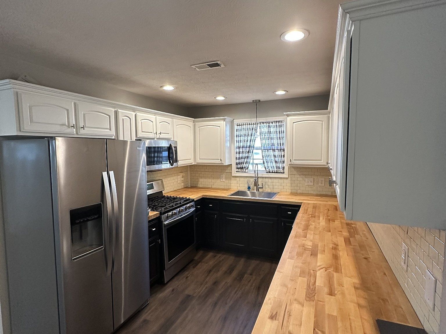 902 S Russell St Portland, TN 37148  | Single Family