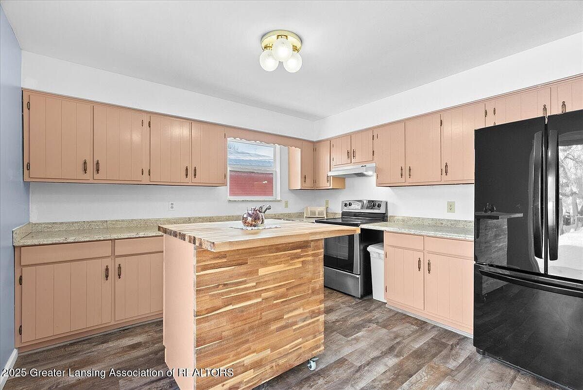 609 S Kingswood St Durand, MI 48429  | Single Family